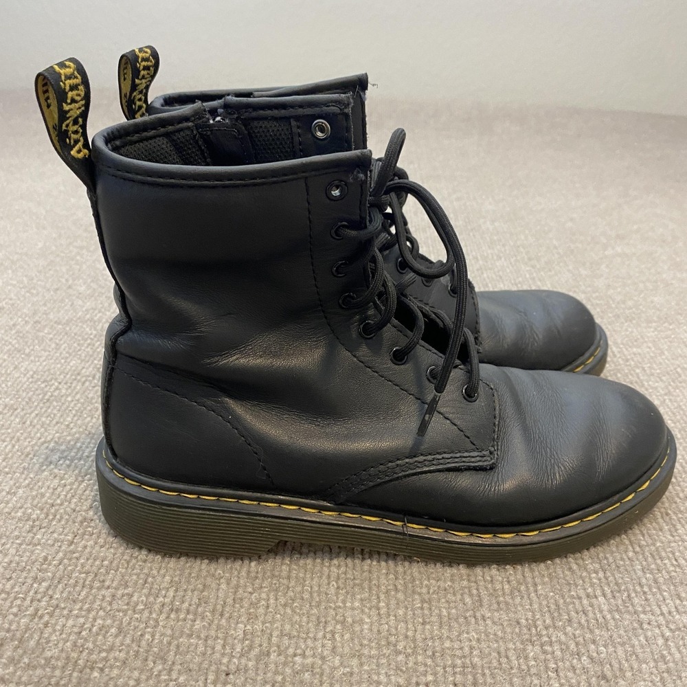 Dr. Martens 1460 Boots Womens 7 Mens 6 Black Leather Ankle Combat Zip Lace Up
